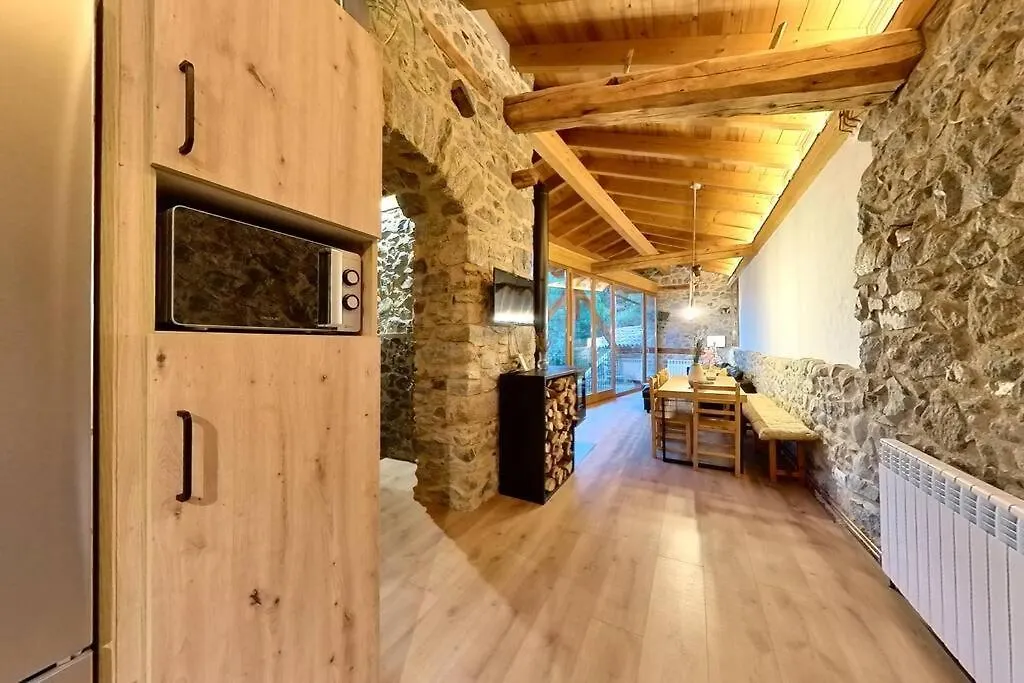 Holiday home Cal Cumell, Allotjament Turistic Aransa